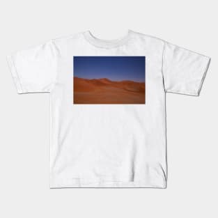 Sunrise in the sand dunes of Sossusvlei Kids T-Shirt